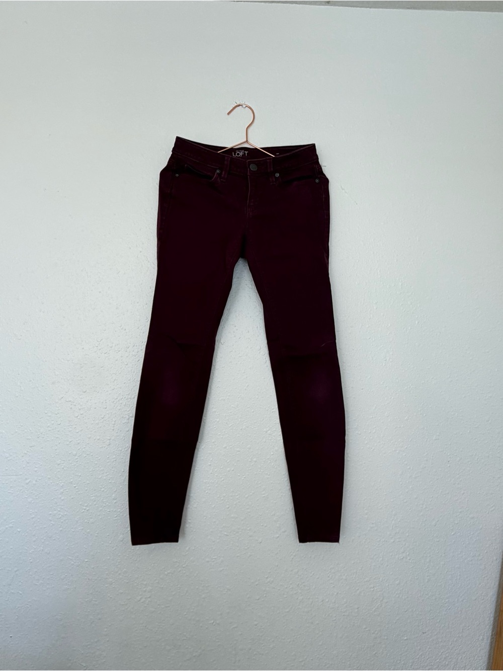 LOFT Skinny curvy Jeans in Deep Wine